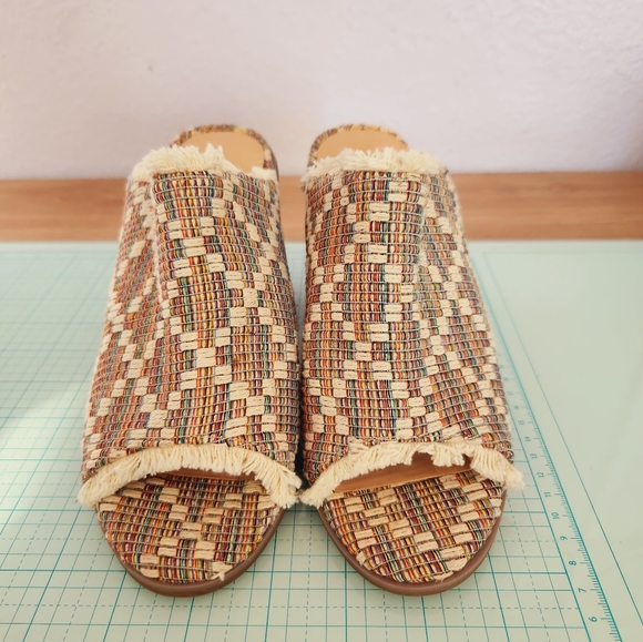 London Rag size 7 Women’s Maya Multicolor Woven Open Toe Mule Heel Sandals(S300) - Picture 2 of 6